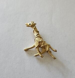 Giraffe Brooch Pin Green Rhinestone  Crystal Eye Gold Tone